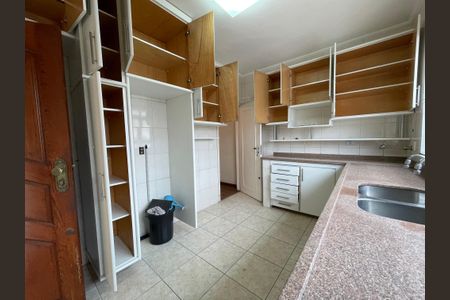Casa à venda com 173m², 5 quartos e 4 vagasCozinha