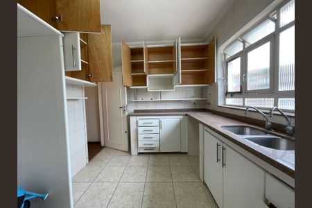 Casa à venda com 173m², 5 quartos e 4 vagasCozinha