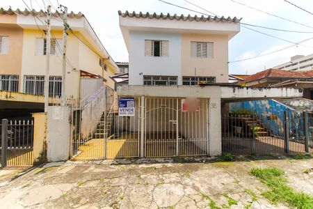 Casa à venda com 100m², 2 quartos e 1 vaga Casa à venda com 100m², 2 quartos e 1 vagaFachada + Placa