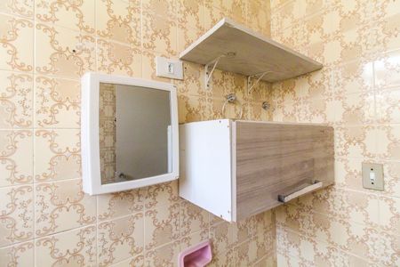 Casa à venda com 100m², 2 quartos e 1 vaga Casa à venda com 100m², 2 quartos e 1 vagaBanheiro