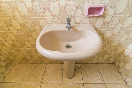 Casa à venda com 100m², 2 quartos e 1 vaga Casa à venda com 100m², 2 quartos e 1 vagaBanheiro