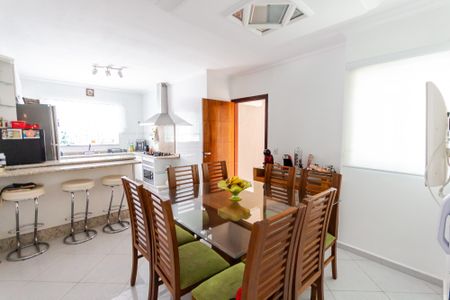 Casa à venda com 4 quartos, 201m² em Parque Novo Oratório, Santo André