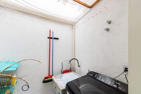 Casa de condomínio à venda com 62m², 2 quartos e 1 vaga Casa de condomínio à venda com 62m², 2 quartos e 1 vagaÁrea de Serviço