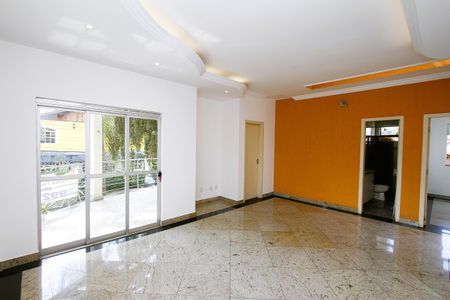 Sala de casa para alugar com 5 quartos, 150m² em Alto Caiçaras, Belo Horizonte