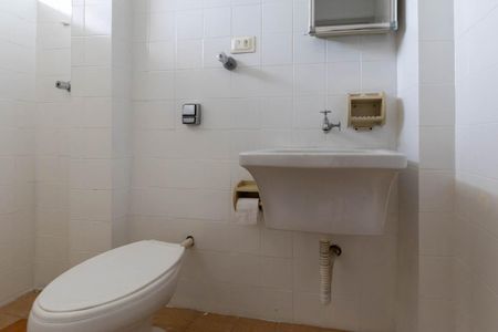 Banheiro de kitnet/studio para alugar com 1 quarto, 25m² em Campos Elíseos, São Paulo