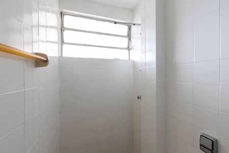 Banheiro de kitnet/studio para alugar com 1 quarto, 25m² em Campos Elíseos, São Paulo