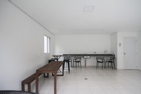 Apartamento à venda com 28m², 1 quarto e sem vaga Apartamento à venda com 28m², 1 quarto e sem vagaÁrea comum - Salão de festas
