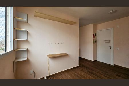 Sala de apartamento para alugar com 2 quartos, 45m² em Usina Piratininga, São Paulo