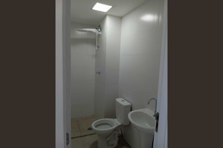 Banheiro de apartamento para alugar com 2 quartos, 34m² em Parque Dom Joao Neri, São Paulo
