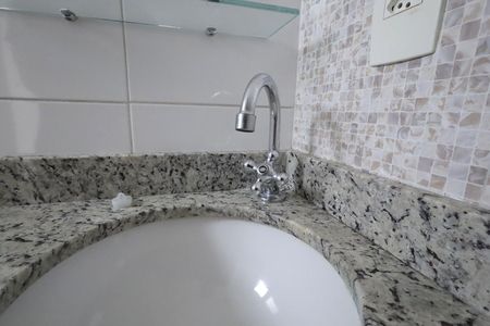 Apartamento para alugar com 54m², 2 quartos e 1 vaga Apartamento para alugar com 54m², 2 quartos e 1 vagaBanheiro da Suíte