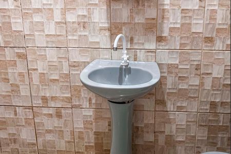 Banheiro  de casa para alugar com 3 quartos, 45m² em Parque João Ramalho, Santo André