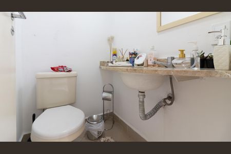 Lavabo de casa de condomínio para alugar com 3 quartos, 97m² em Cangaiba, São Paulo