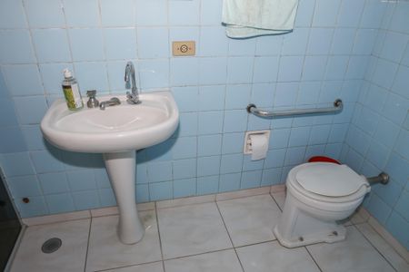 Casa à venda com 110m², 2 quartos e 1 vagaBanheiro