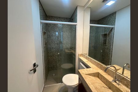 Banheiro de apartamento para alugar com 1 quarto, 26m² em Bethaville I, Barueri
