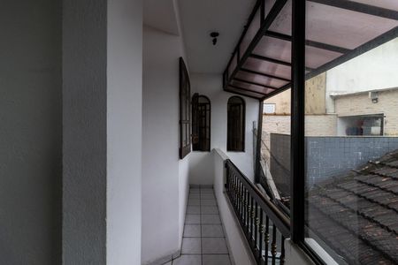 Corredor de casa para alugar com 2 quartos, 161m² em Jardim Samambaia, Praia Grande