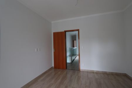 Casa à venda com 107m², 3 quartos e 3 vagasSuíte