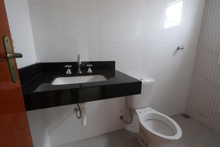 Casa à venda com 107m², 3 quartos e 3 vagasBanheiro da Suíte