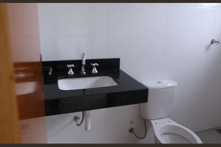 Casa à venda com 107m², 3 quartos e 3 vagasBanheiro da Suíte