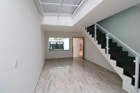 Casa à venda com 107m², 3 quartos e 3 vagasSala