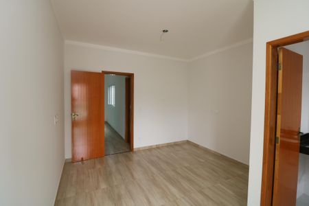 Casa à venda com 107m², 3 quartos e 3 vagasSuíte