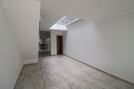 Sala de casa à venda com 3 quartos, 107m² em Vila Lucia, São Paulo