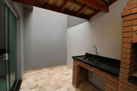 Casa à venda com 107m², 3 quartos e 3 vagasChurrasqueira