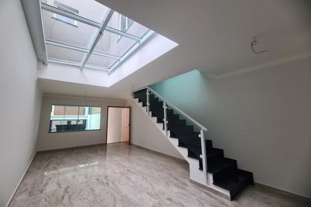 Casa à venda com 3 quartos, 107m² em Vila Lucia, São Paulo