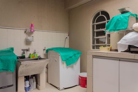 Casa à venda com 210m², 3 quartos e 2 vagas Casa à venda com 210m², 3 quartos e 2 vagasÁrea de Serviço