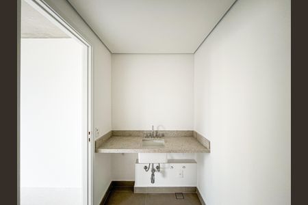 Banheiro da Suíte 1 de apartamento à venda com 2 quartos, 66m² em Vila Ipojuca, São Paulo