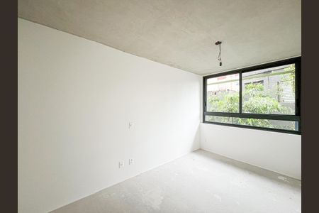 Suíte 1 de apartamento à venda com 2 quartos, 66m² em Vila Ipojuca, São Paulo