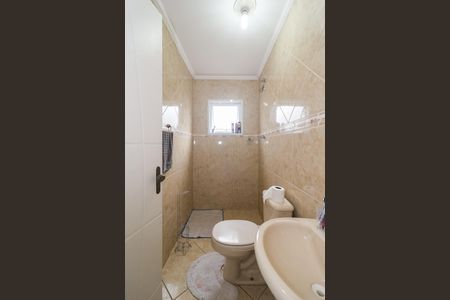 Casa para alugar com 166m², 3 quartos e 3 vagas Casa para alugar com 166m², 3 quartos e 3 vagasBanheiro Social