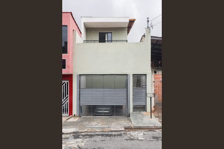Casa para alugar com 166m², 3 quartos e 3 vagas Casa para alugar com 166m², 3 quartos e 3 vagasFachada