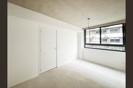 Suíte 1 de apartamento à venda com 2 quartos, 66m² em Vila Ipojuca, São Paulo