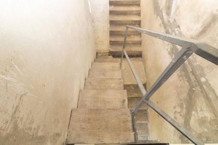 Casa à venda com 360m², 4 quartos e 2 vagas Casa à venda com 360m², 4 quartos e 2 vagasEscada