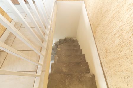 Casa à venda com 360m², 4 quartos e 2 vagas Casa à venda com 360m², 4 quartos e 2 vagasEscada