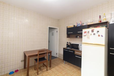 Casa à venda com 360m², 4 quartos e 2 vagas Casa à venda com 360m², 4 quartos e 2 vagasCozinha 2