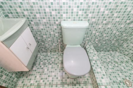 Casa à venda com 360m², 4 quartos e 2 vagas Casa à venda com 360m², 4 quartos e 2 vagasBanheiro 2