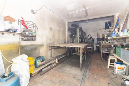 Casa à venda com 360m², 4 quartos e 2 vagas Casa à venda com 360m², 4 quartos e 2 vagasGaragem