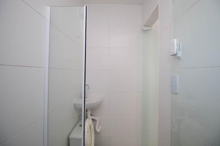 Banheiro de apartamento para alugar com 1 quarto, 16m² em Vila Maria Baixa, São Paulo
