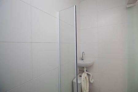 Banheiro de apartamento para alugar com 1 quarto, 16m² em Vila Maria Baixa, São Paulo