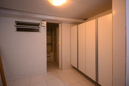 Casa à venda com 160m², 3 quartos e 2 vagasÁrea de Serviço 