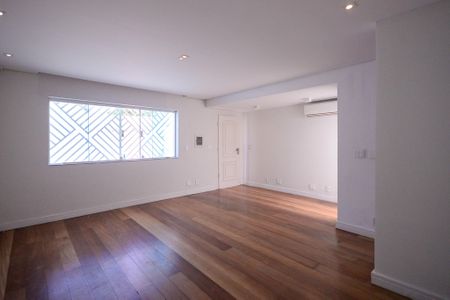 Casa à venda com 160m², 3 quartos e 2 vagasSala 