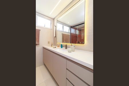 Apartamento para alugar com 136m², 4 quartos e 3 vagas Apartamento para alugar com 136m², 4 quartos e 3 vagasSuíte - Banheiro