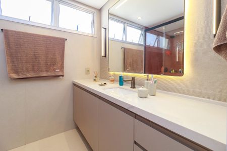 Apartamento para alugar com 136m², 4 quartos e 3 vagas Apartamento para alugar com 136m², 4 quartos e 3 vagasSuíte - Banheiro