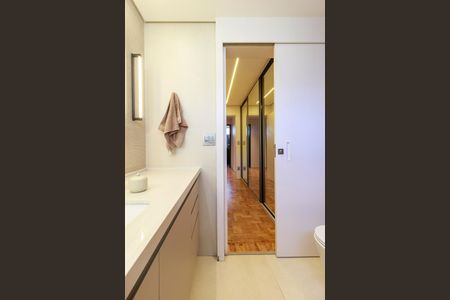 Apartamento para alugar com 136m², 4 quartos e 3 vagas Apartamento para alugar com 136m², 4 quartos e 3 vagasSuíte - Banheiro