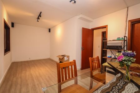 Casa à venda com 350m², 5 quartos e 5 vagasSala 2