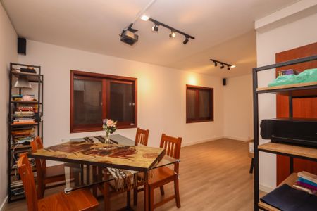 Sala de Cinema de casa à venda com 5 quartos, 350m² em Jardim Londrina, São Paulo