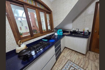 Casa à venda com 3 quartos, 150m² em Jardim Rizzo, São Paulo