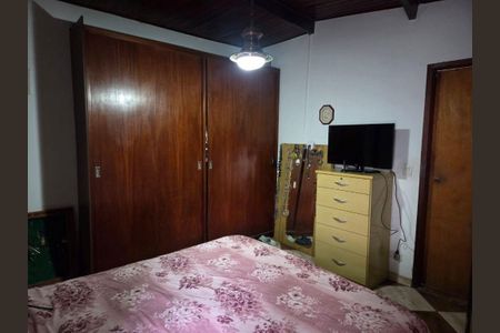 Casa à venda com 3 quartos, 150m² em Jardim Rizzo, São Paulo