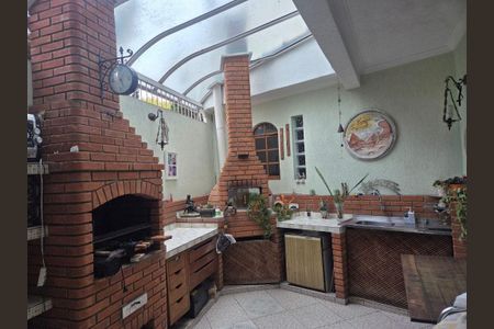 Casa à venda com 3 quartos, 150m² em Jardim Rizzo, São Paulo